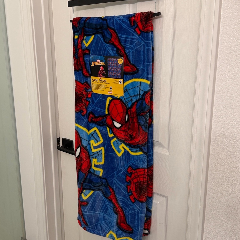 Marvel Spider-Man Plush Throw Blanket